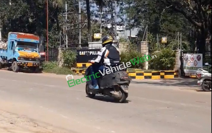 Purported-TVS-electric-scooter-TVS-Creon-side-spyshot-2048x1292